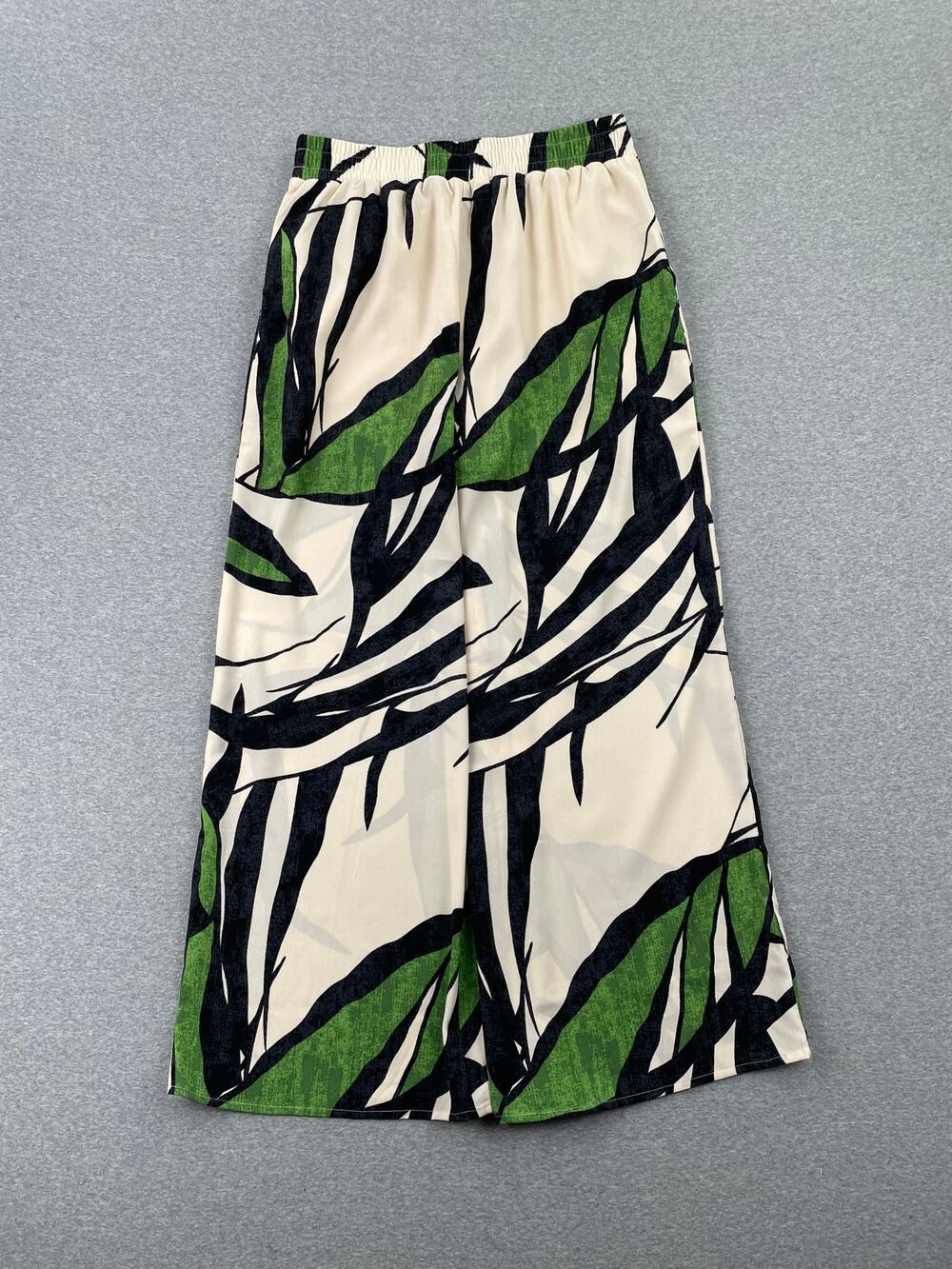 Express High-Waisted Wide Leg Pants Womens S Short Green Pull-On Elastic Waist